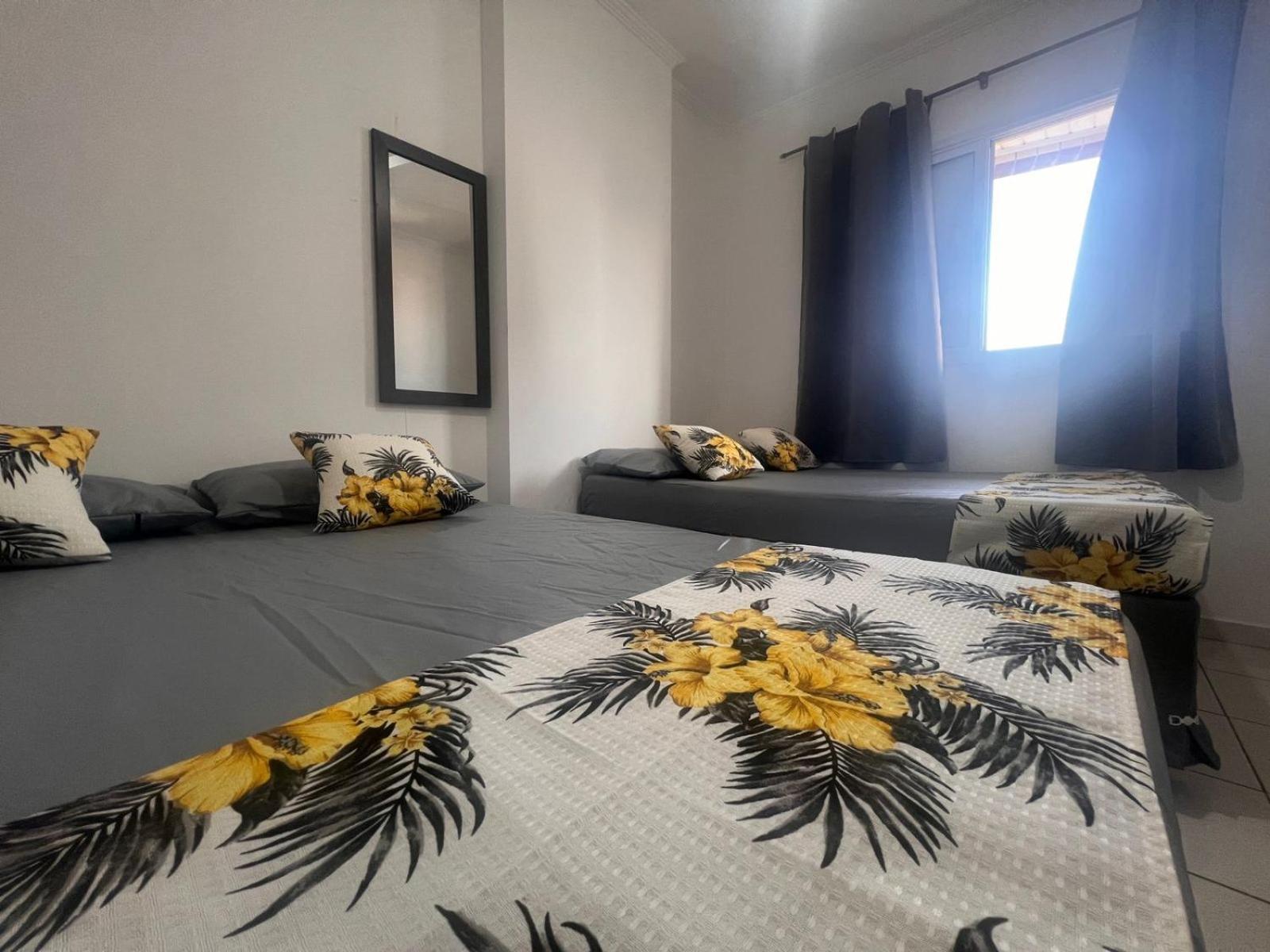 Lindo Apto 300M Praia Da Ocian E Centro - Vista Mar- Varanda Sacada - Wi-Fi 300 Mbps - Vaga De Garagem - Acomoda Ate 6 Pessoas Apartment Praia Grande  Luaran gambar
